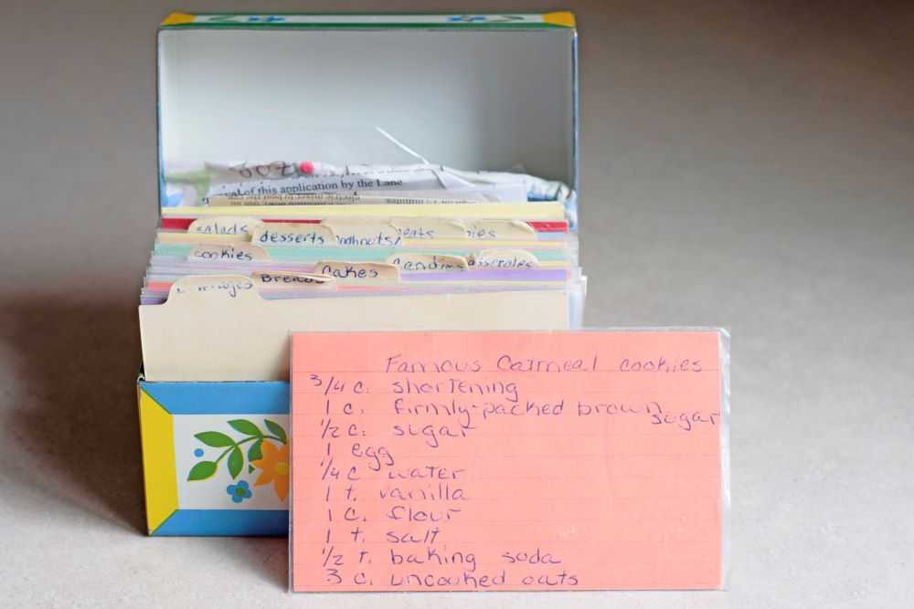 Recipe box with oatmeal cookie recipe on index card